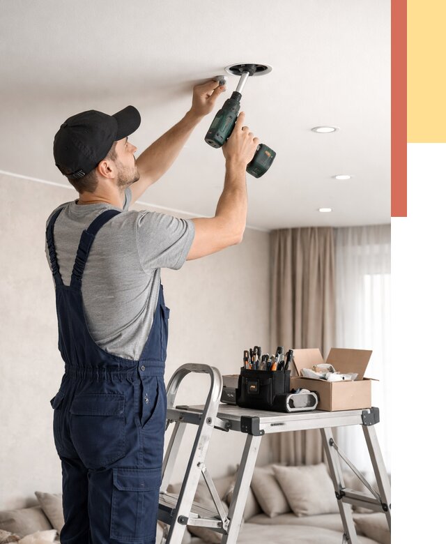 Установка и монтаж точечных светильников в натяжной потолок в Старой Руссе от 1834 руб. | ОТДЕЛОЧНИК-Срс